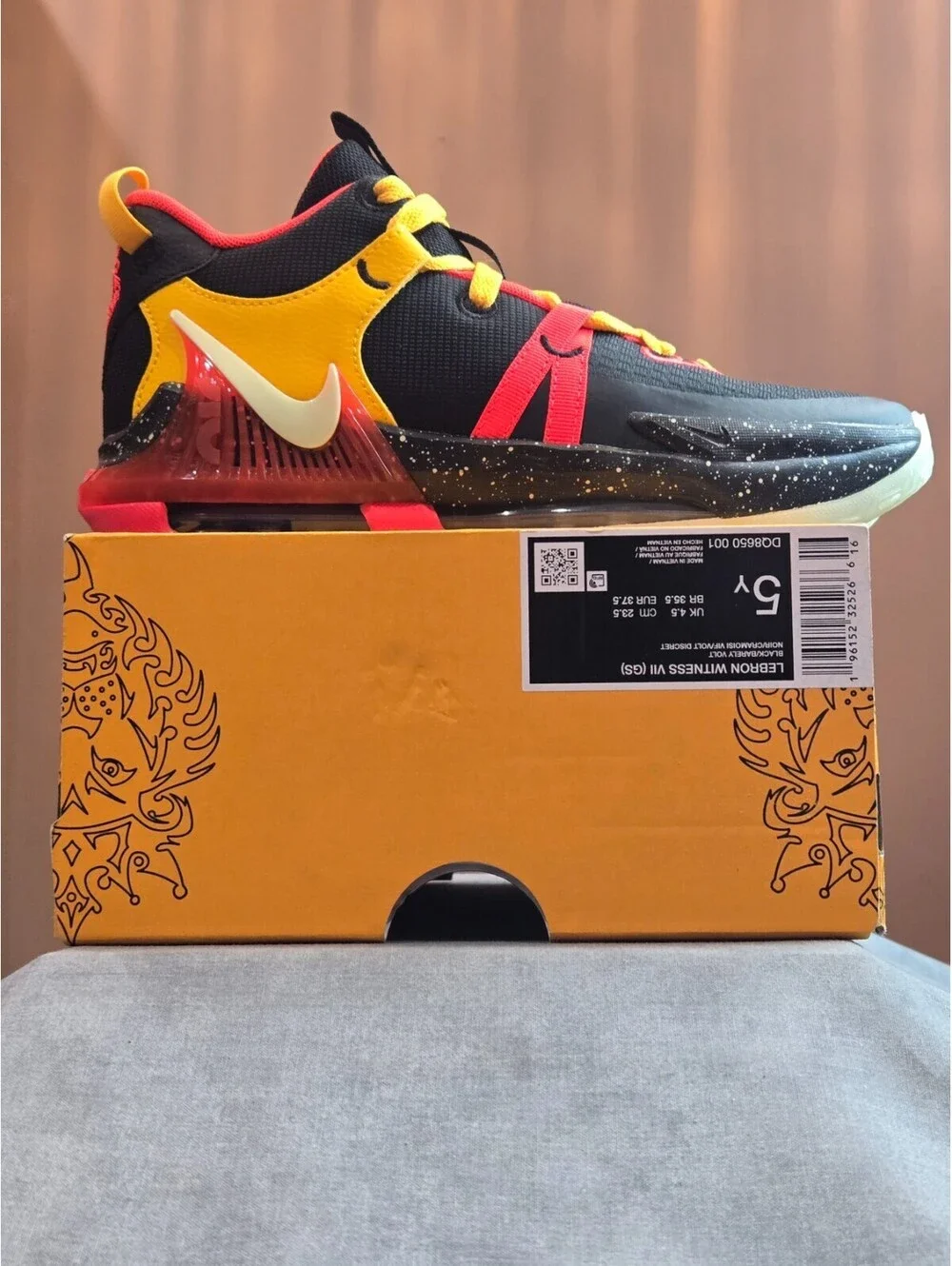Nike LeBron Witness VII 7 - Black / Barely Volt (DQ8650-001) Youth Size 5Y NEW